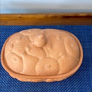 Vintage Boston Warehouse Trading Corp. Terracotta Garlic Baker